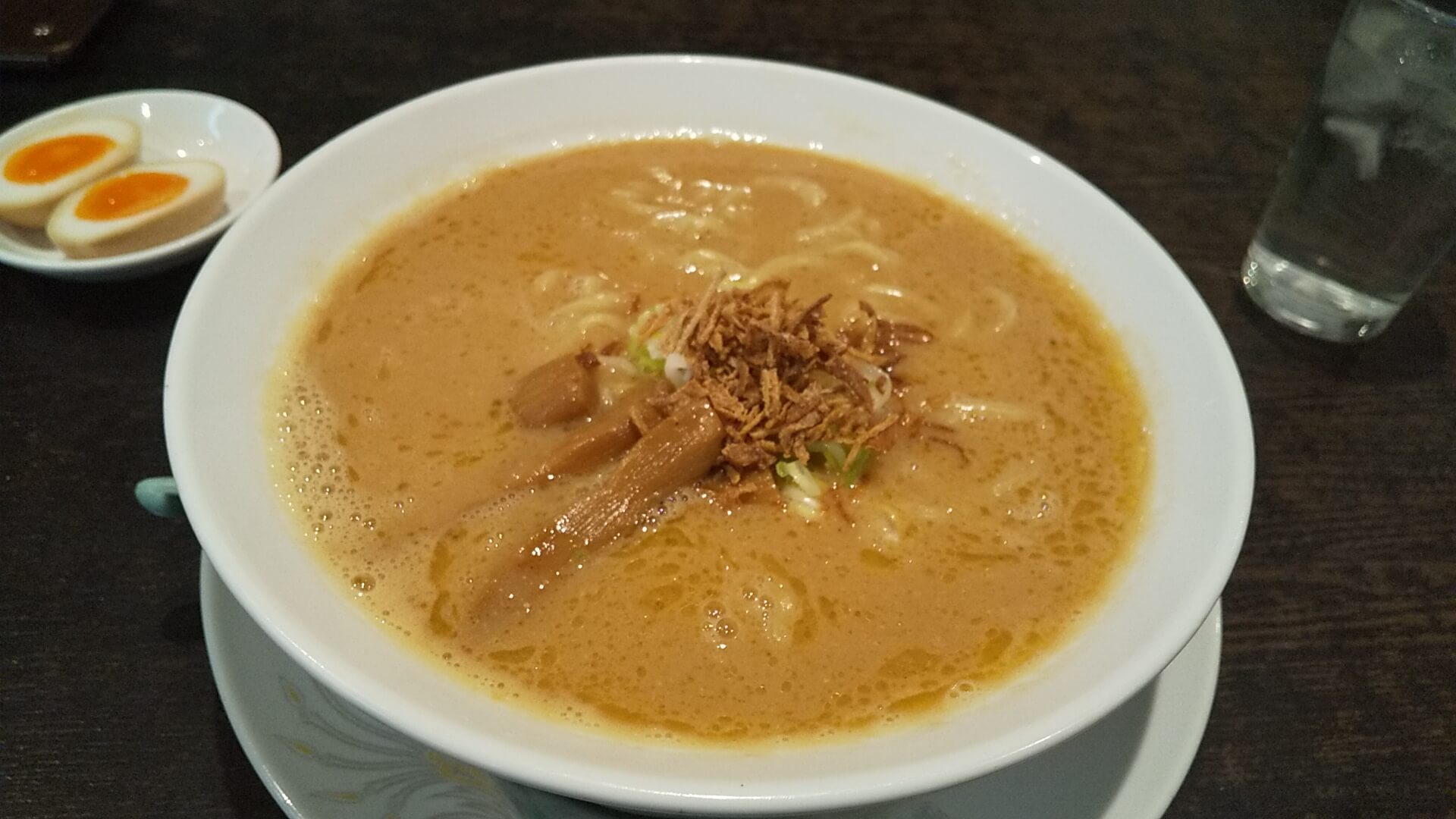 ファミリーレストランデリシャス 味噌かけらーめん